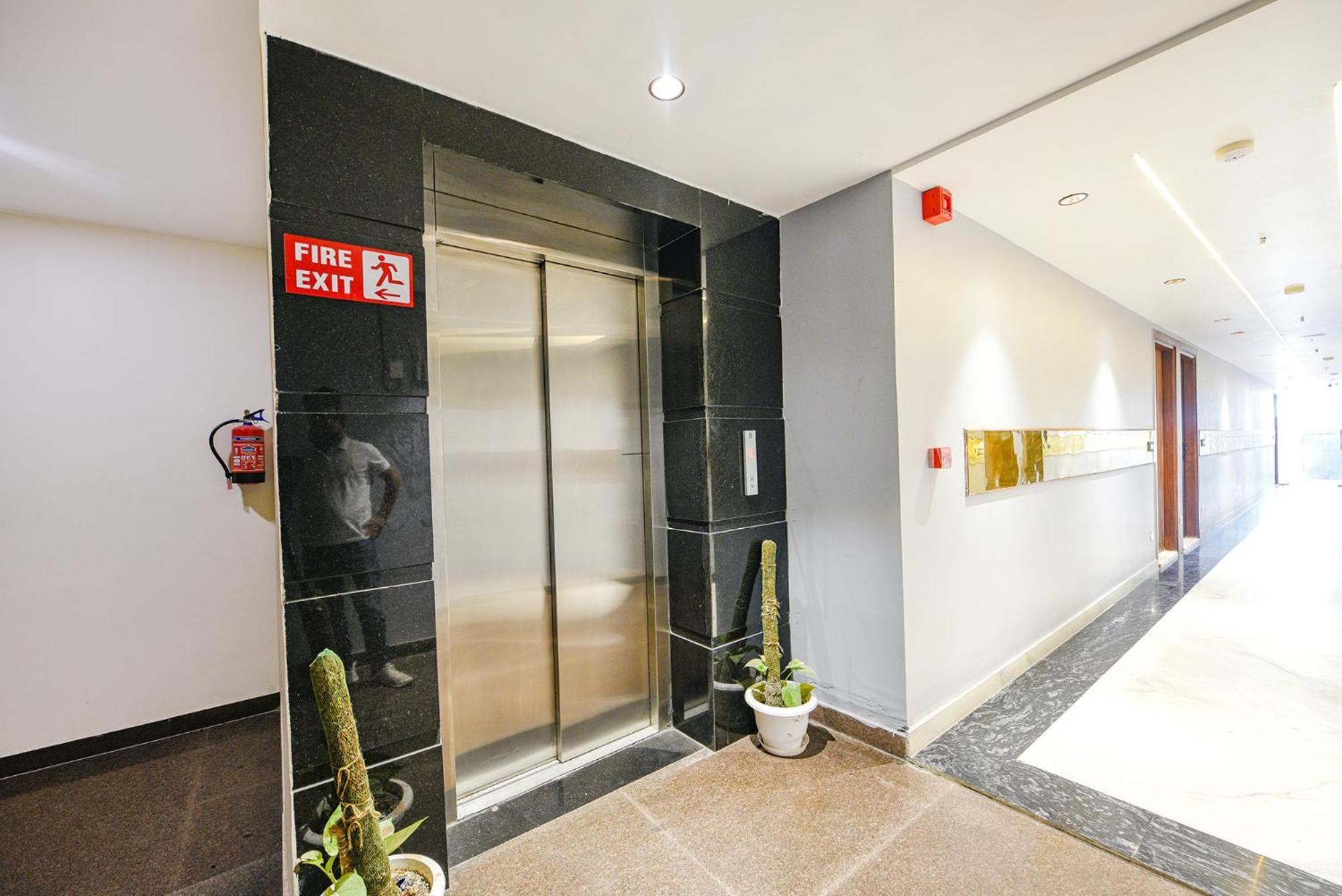 Fabhotel Prime Apple Tree Residency Nova Deli Exterior foto